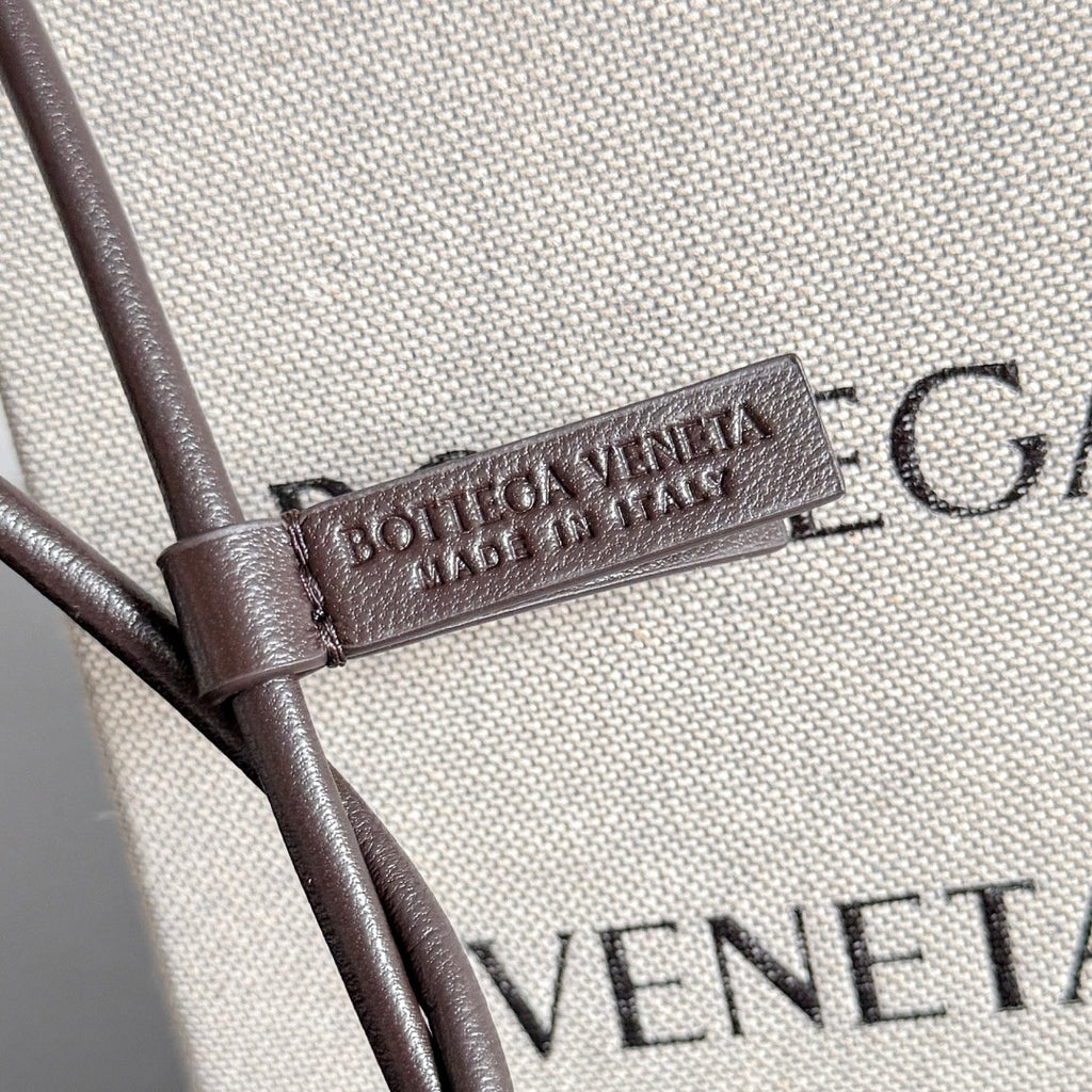 보테가 베네타 / 레터 J 참