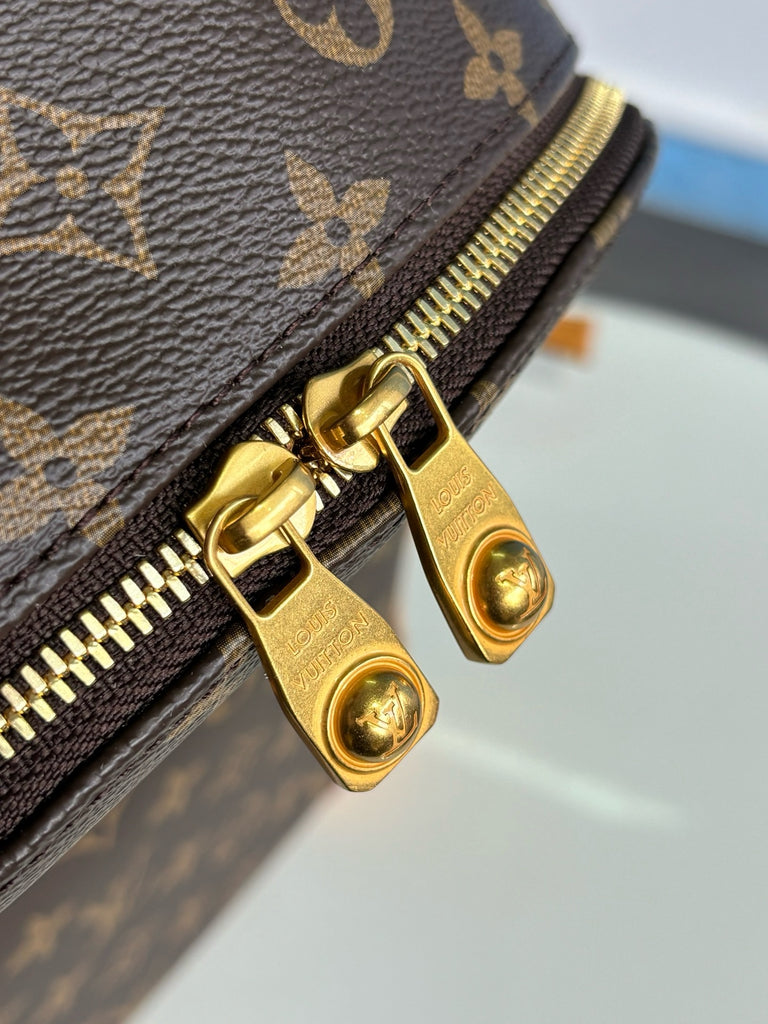 루이비통 / 디스커버리 카고 백팩