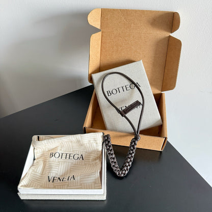 보테가 베네타 / 레터 V 참