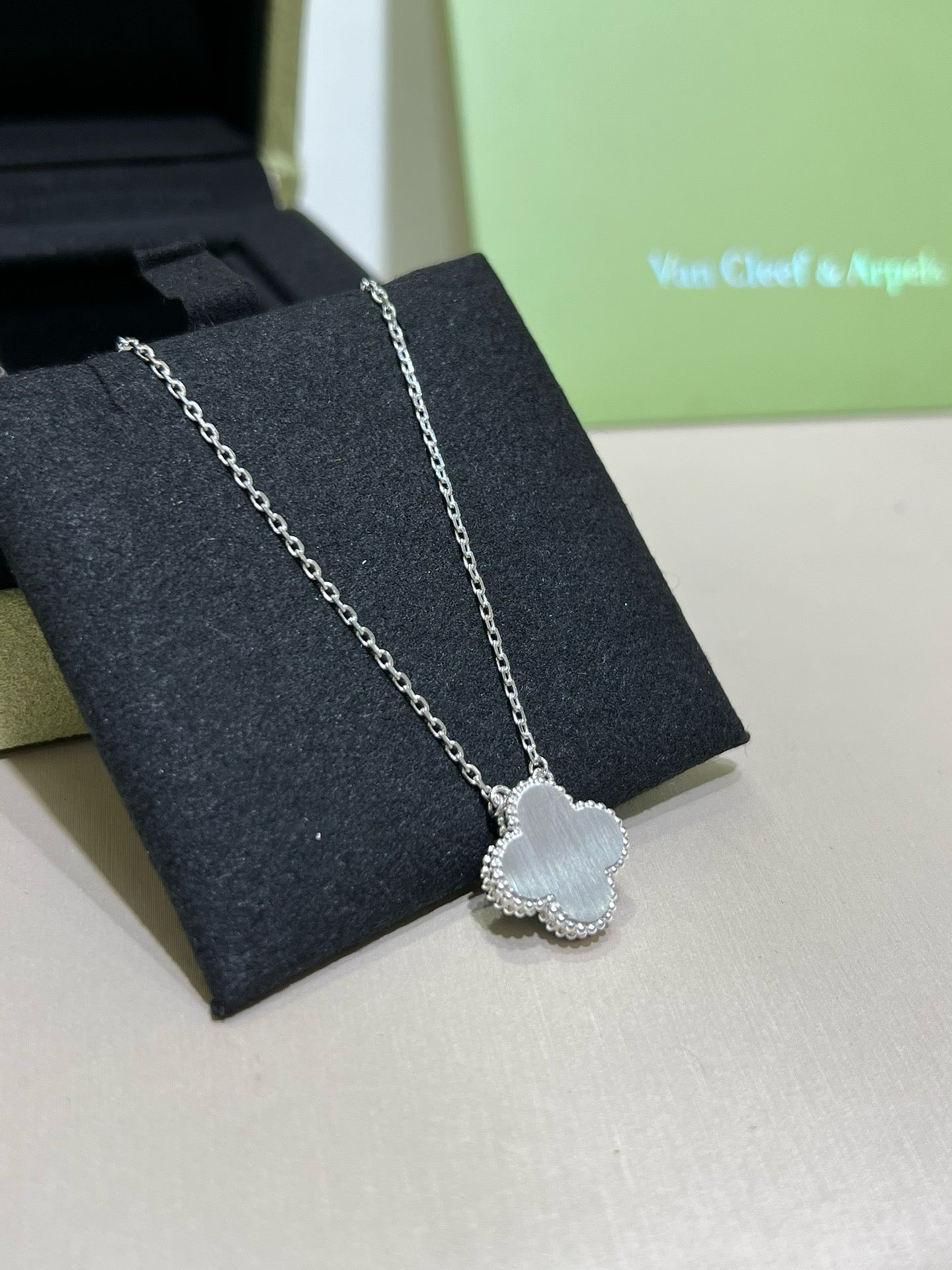 반클리프 앤 아펠 / 빈티지 알함브라 네크리스 18K