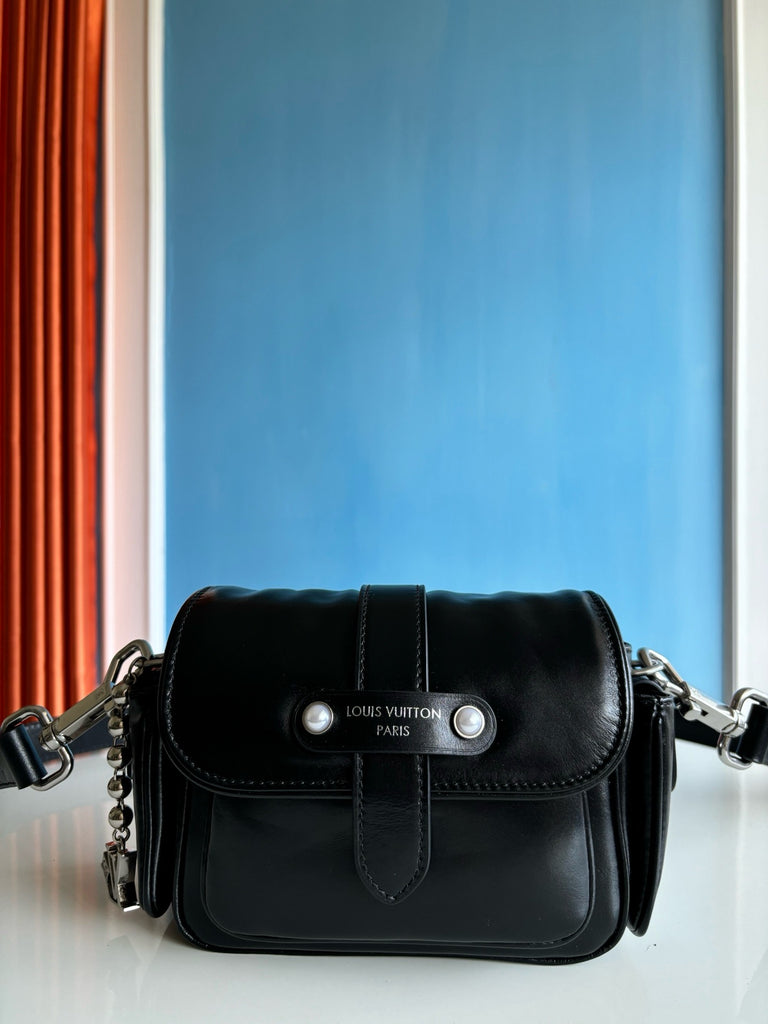 루이비통 / 카고 웨어러블 월릿