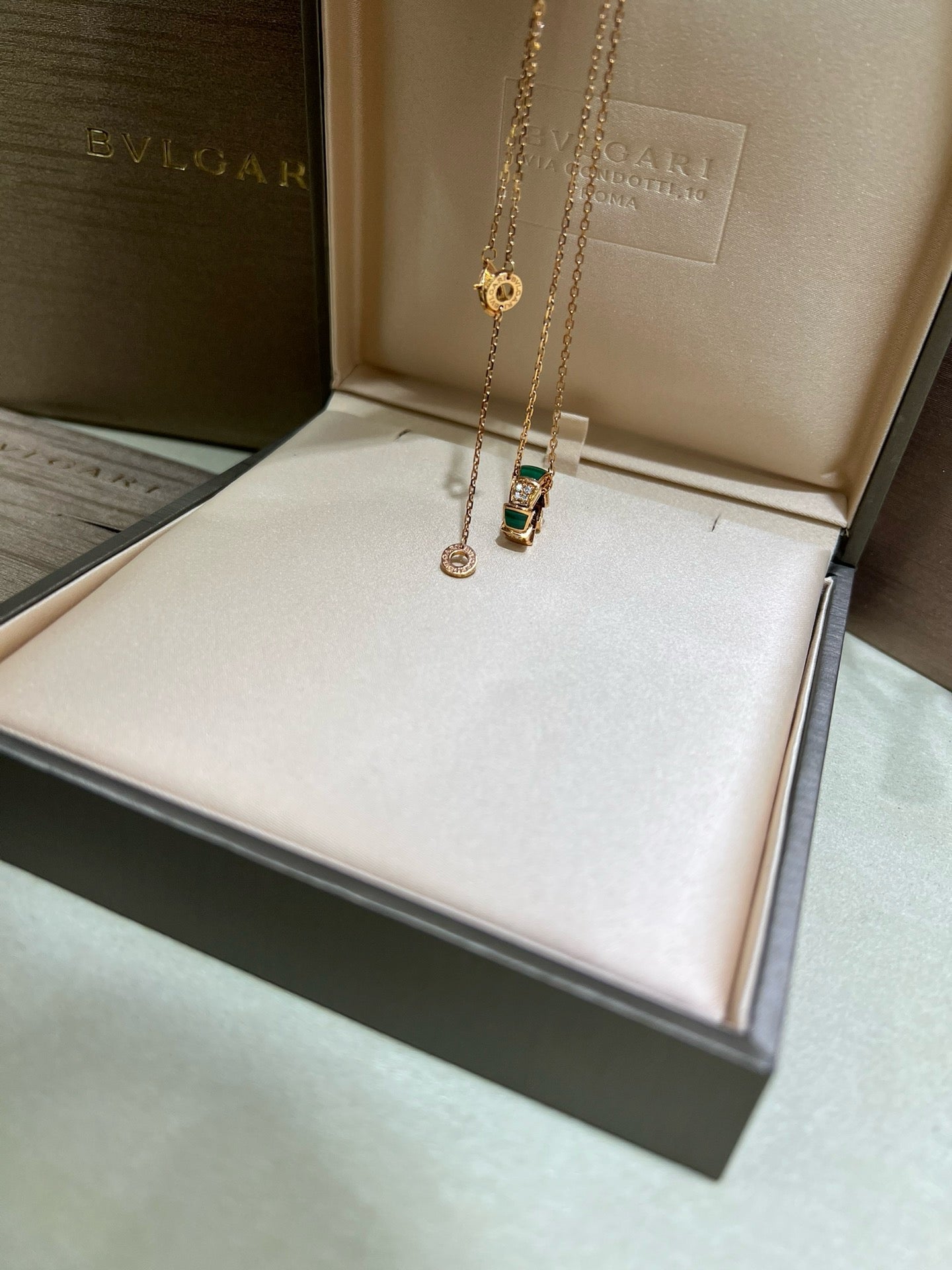 불가리 / 비제로원 네크리스 18K