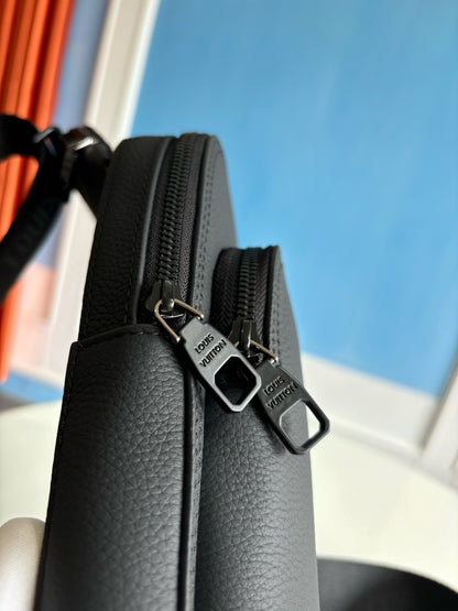 루이비통 / 에비뉴 슬링백 PM