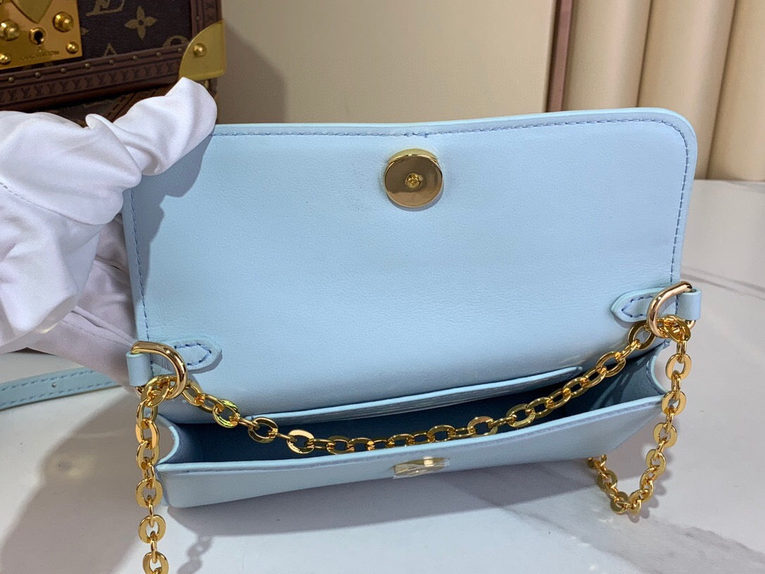 루이비통 / 월릿 온 체인 LV 블룸