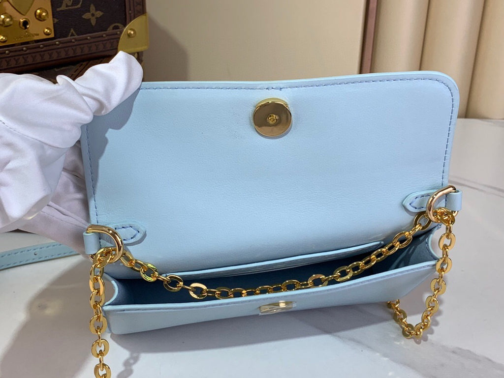 루이비통 / 월릿 온 체인 LV 블룸