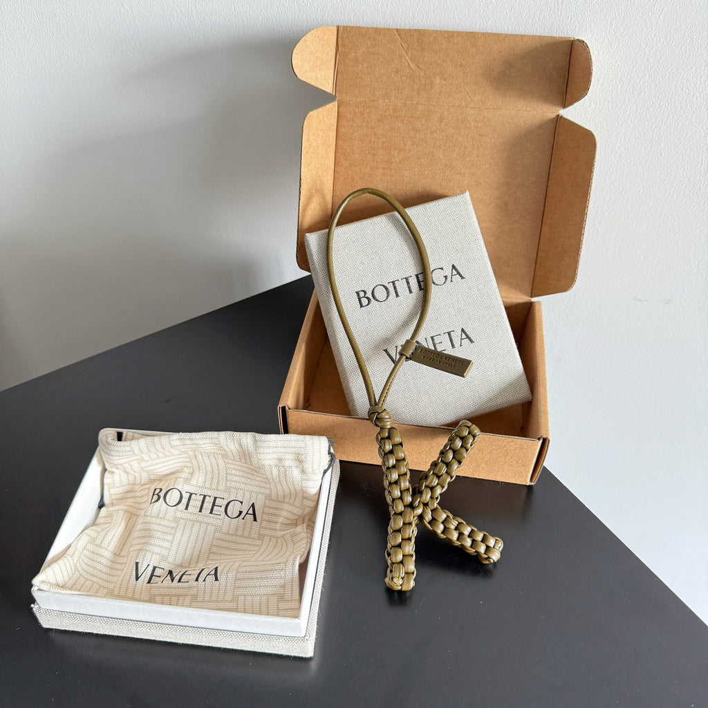 보테가 베네타 / 레터 K 참