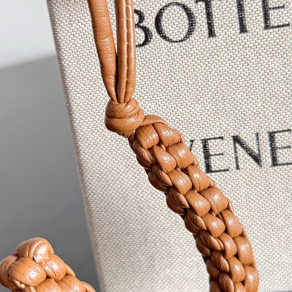 보테가 베네타 / 레터 U 참