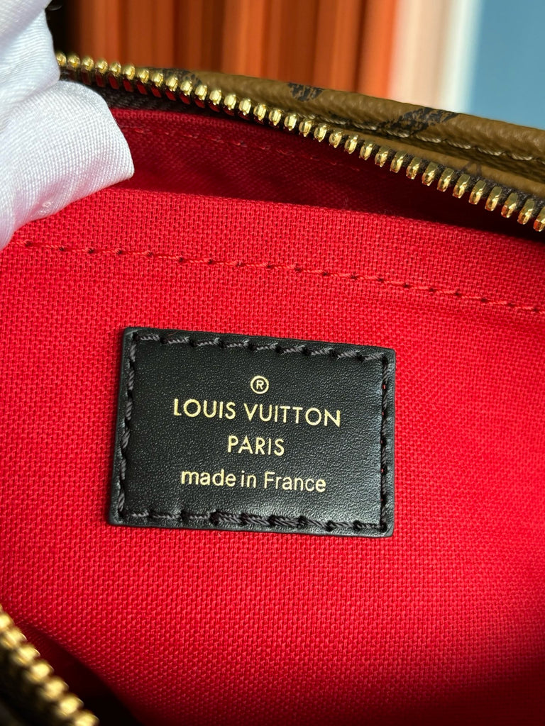 루이비통 / 온더고 이스트 웨스트 체인