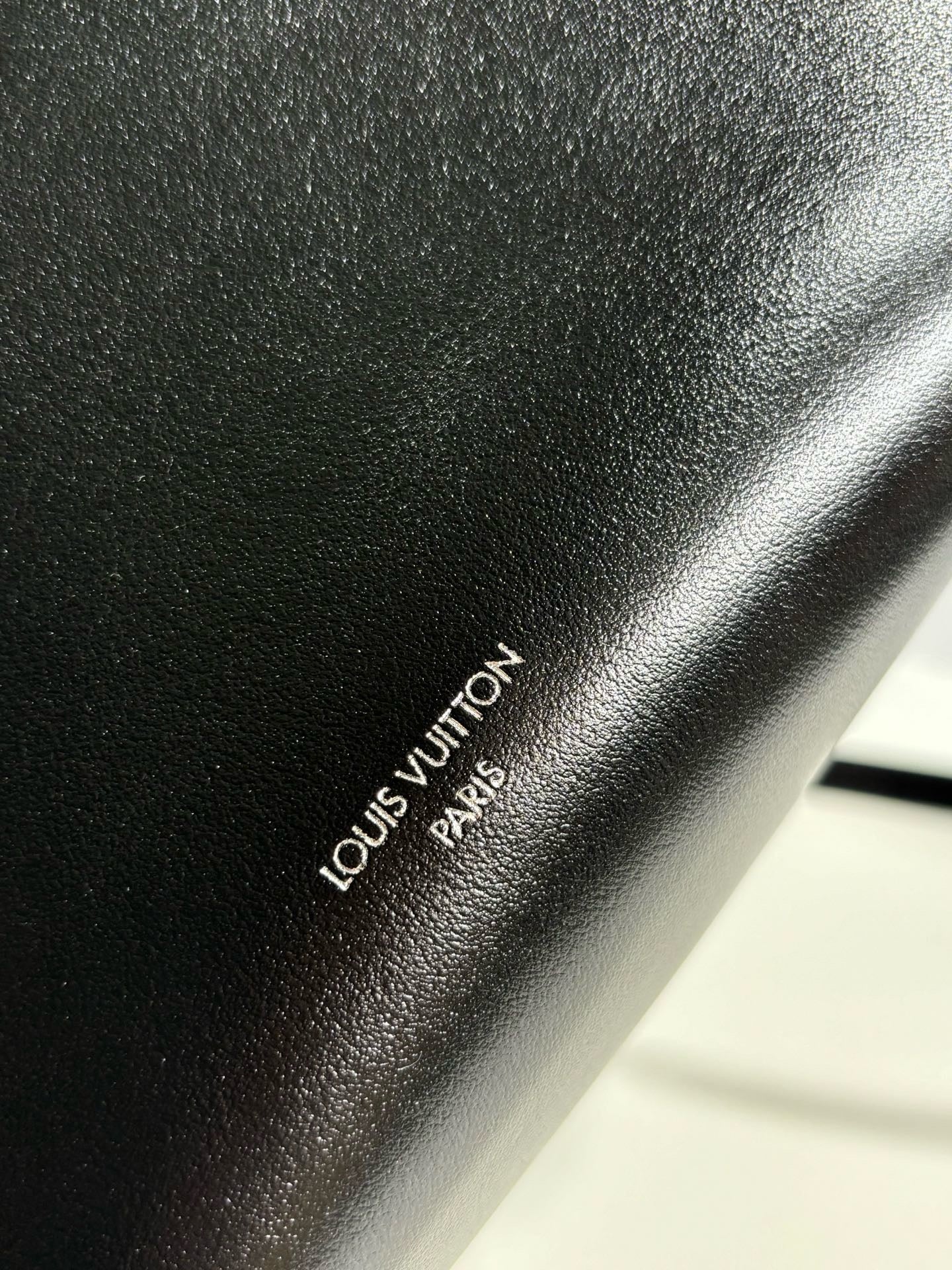 루이비통 / 사이드 트렁크 바이브 MM