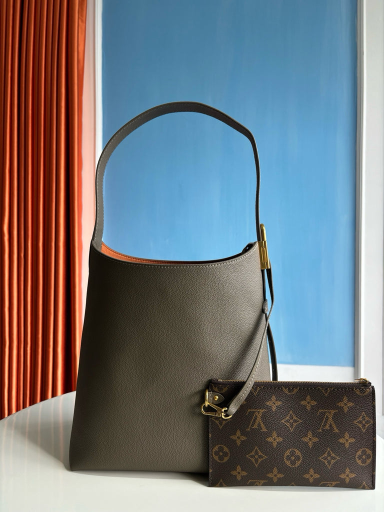 루이비통 / 로우 키 호보 PM