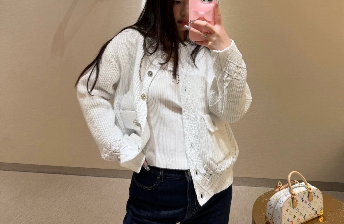 샤넬 / 펀칭 자수 가디건