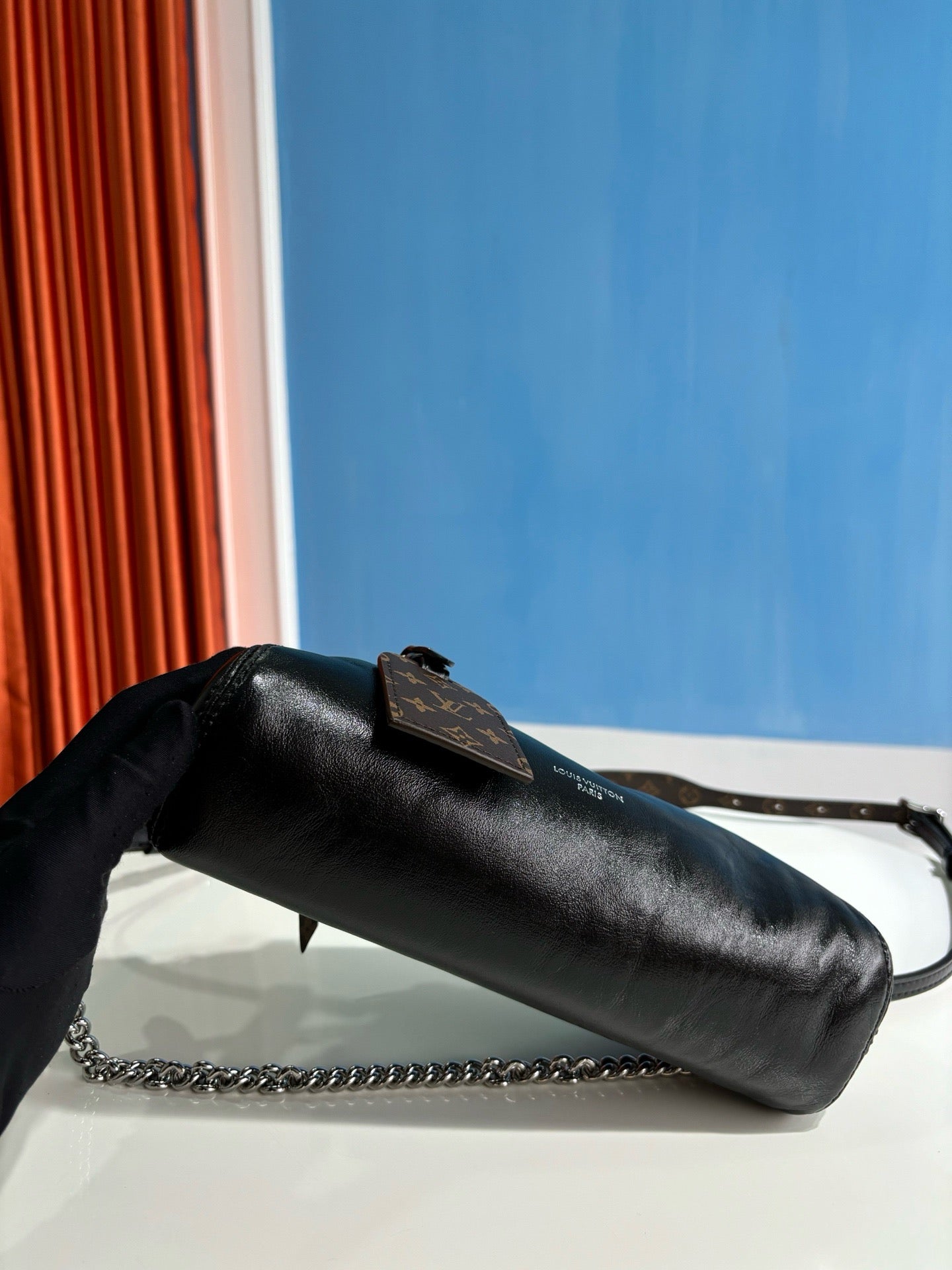 루이비통 / 포쉐트 바이브