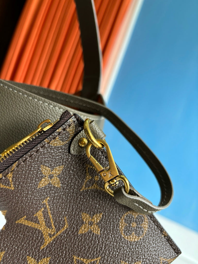 루이비통 / 로우 키 호보 PM