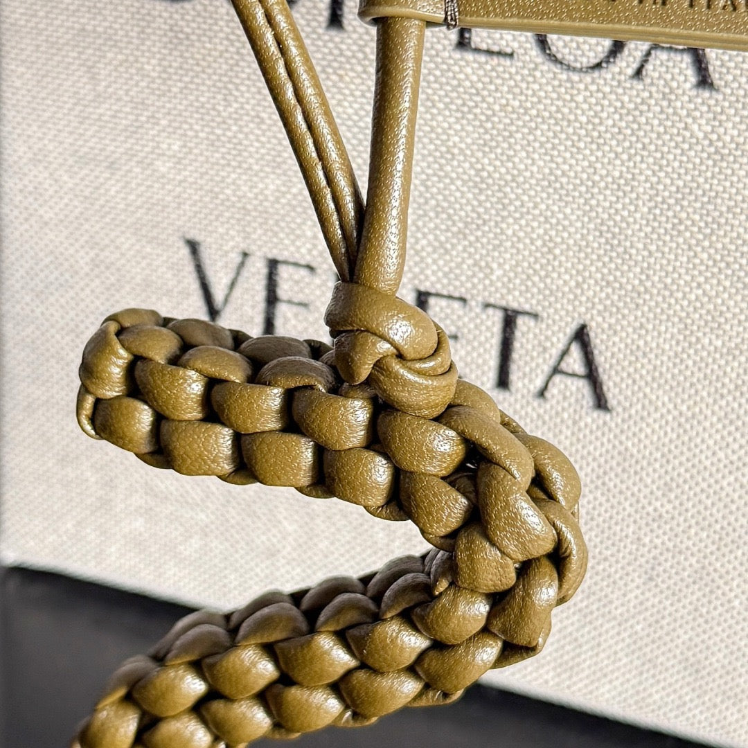 보테가 베네타 / 레터 Z 참