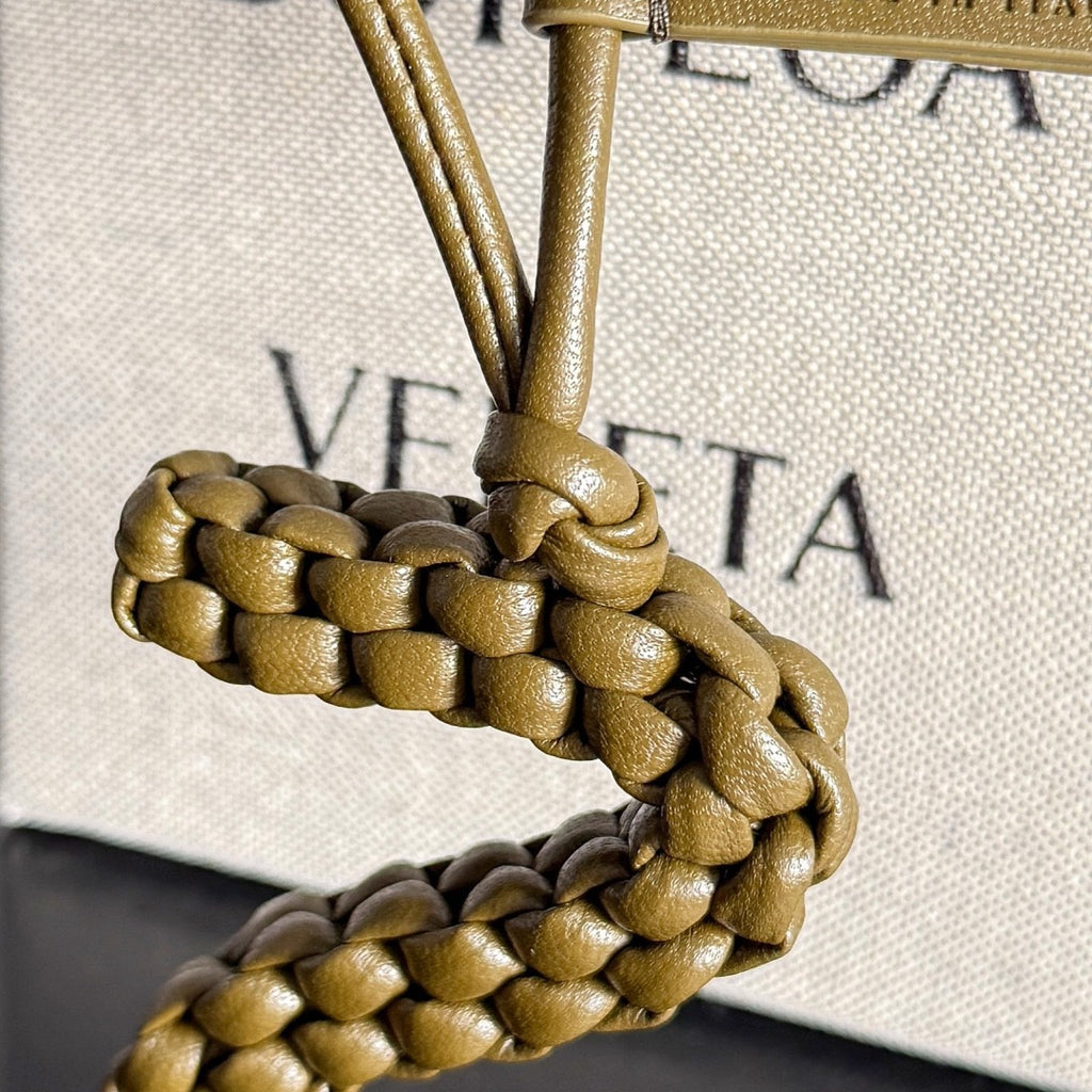 보테가 베네타 / 레터 Z 참