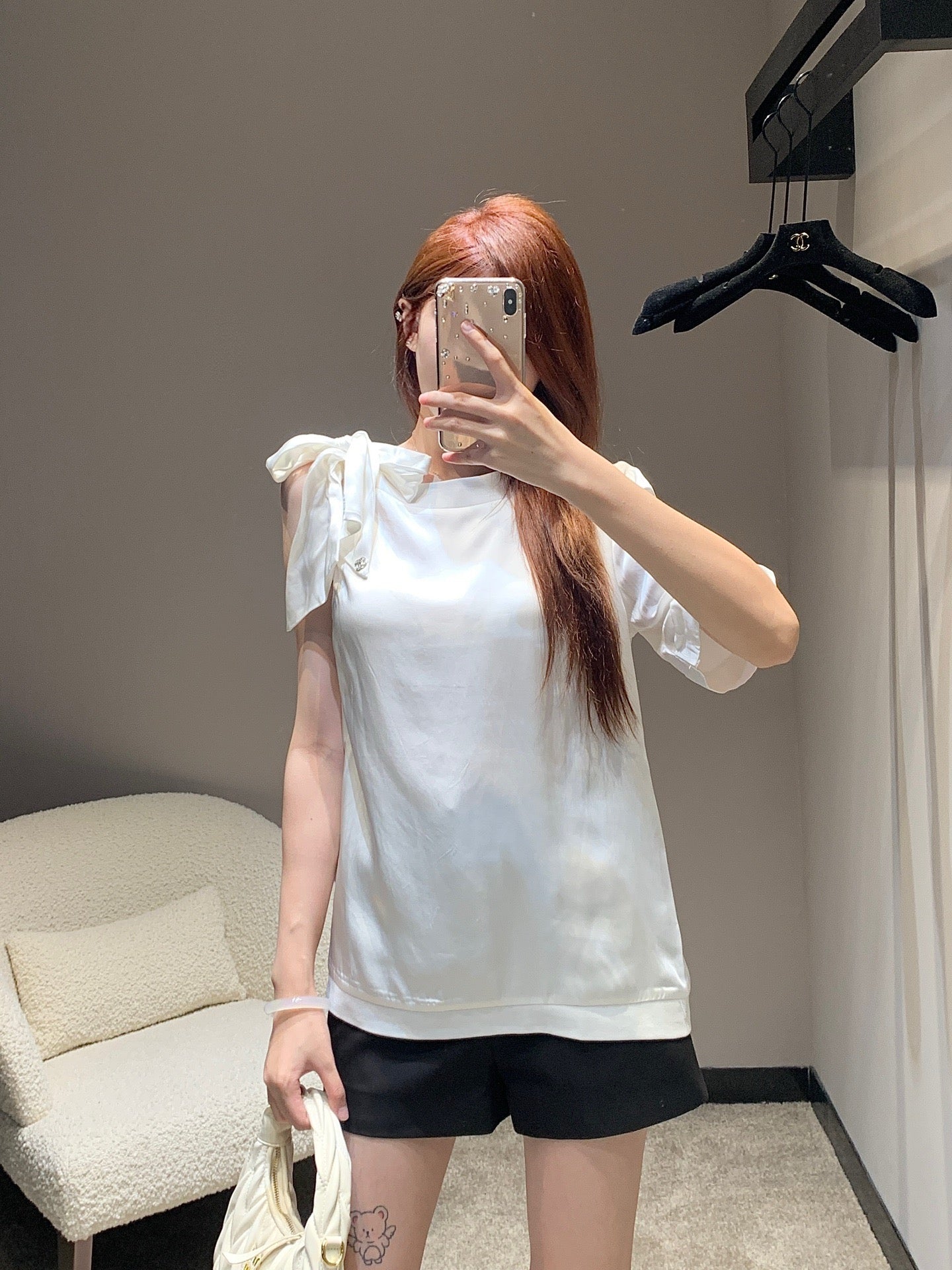 샤넬 / 리본 라운드 넥 오프숄더 루즈핏 티셔츠