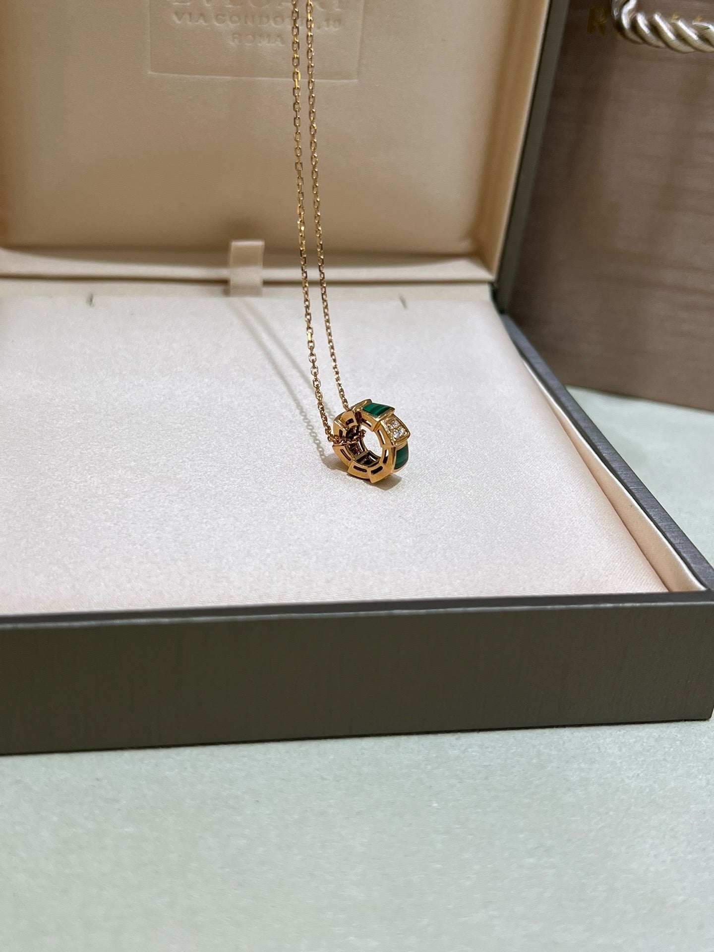 불가리 / 비제로원 네크리스 18K