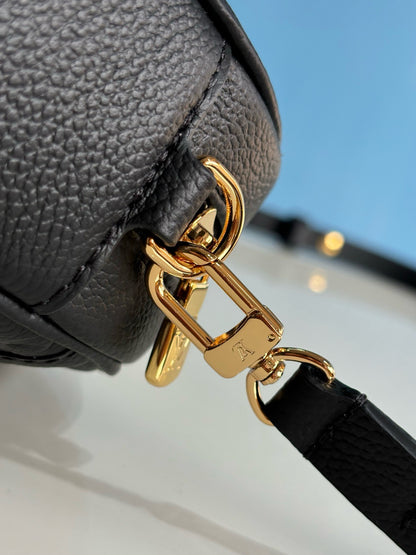 루이비통 / 타이니 카메라 백