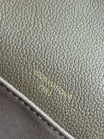 루이비통 / 포쉐트 메티스 이스트 웨스트