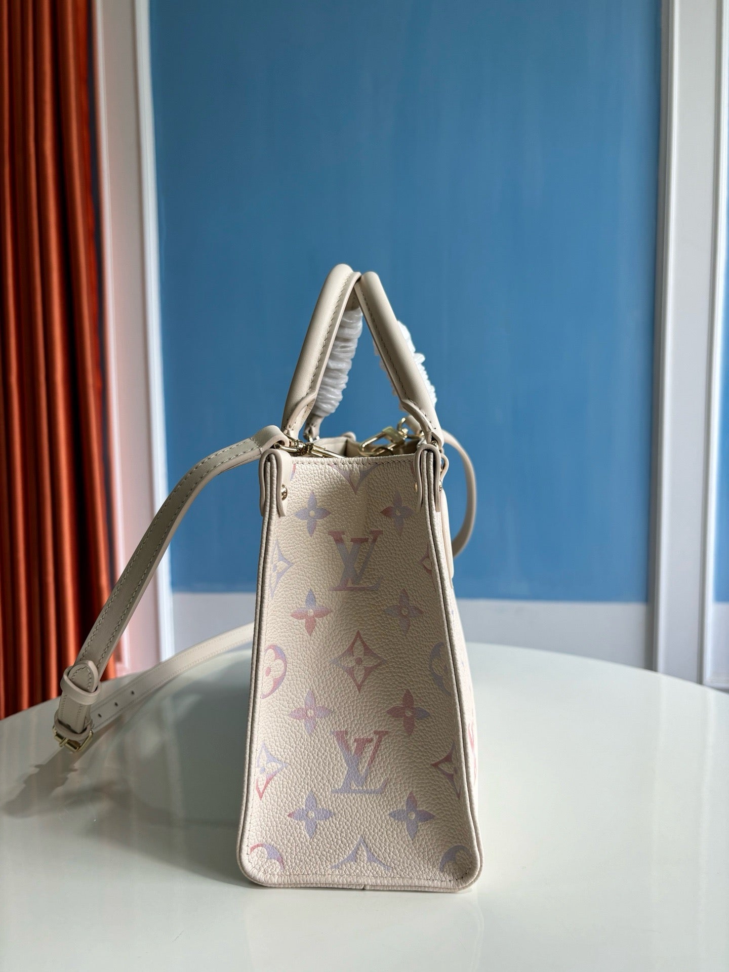 루이비통 / 온더고 PM