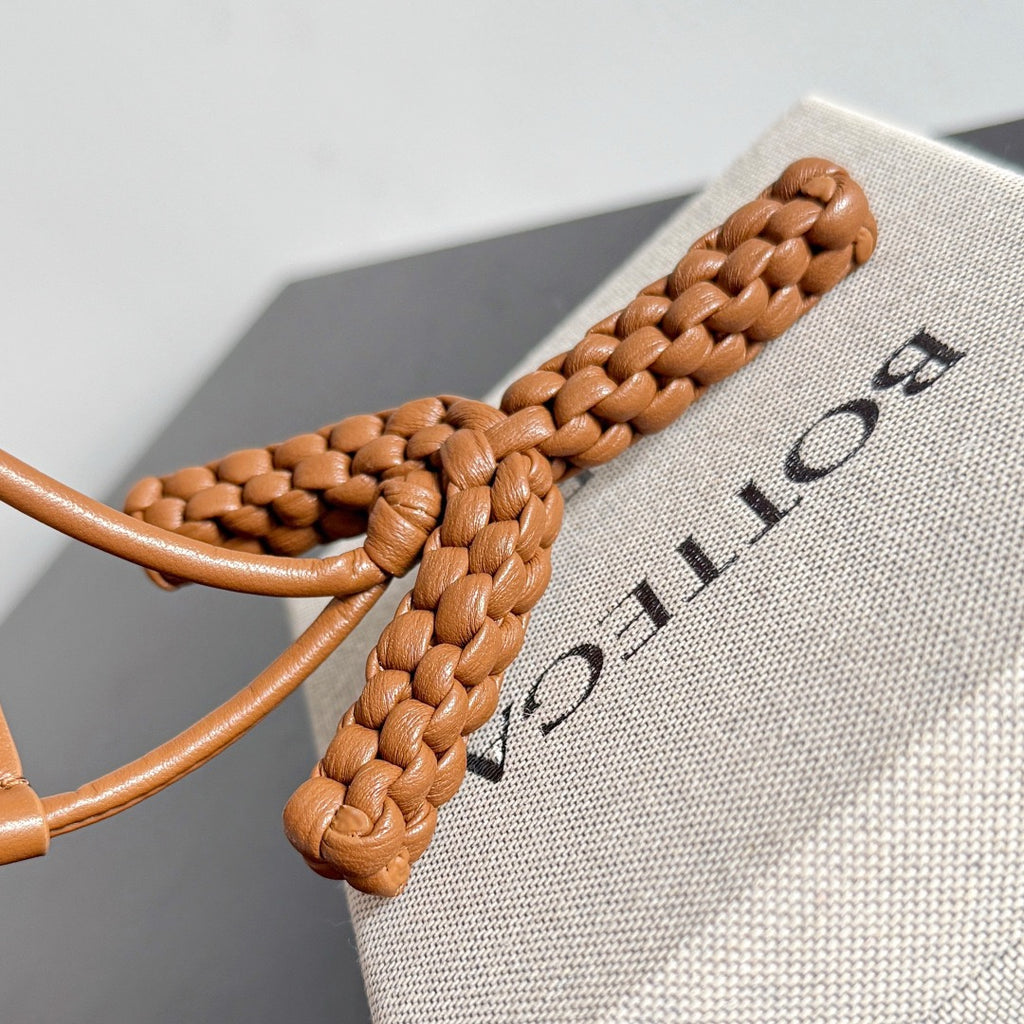 보테가 베네타 / 레터 Y 참