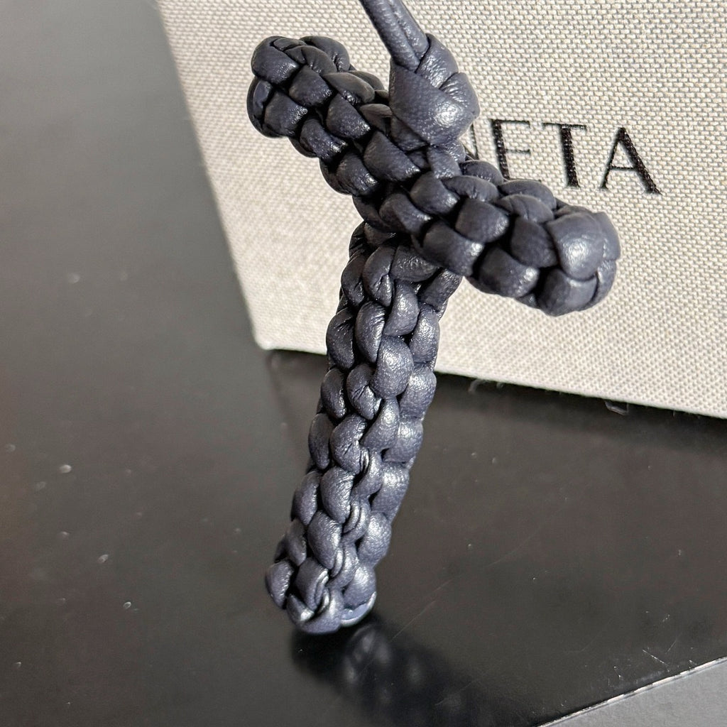 보테가 베네타 / 레터 T 참