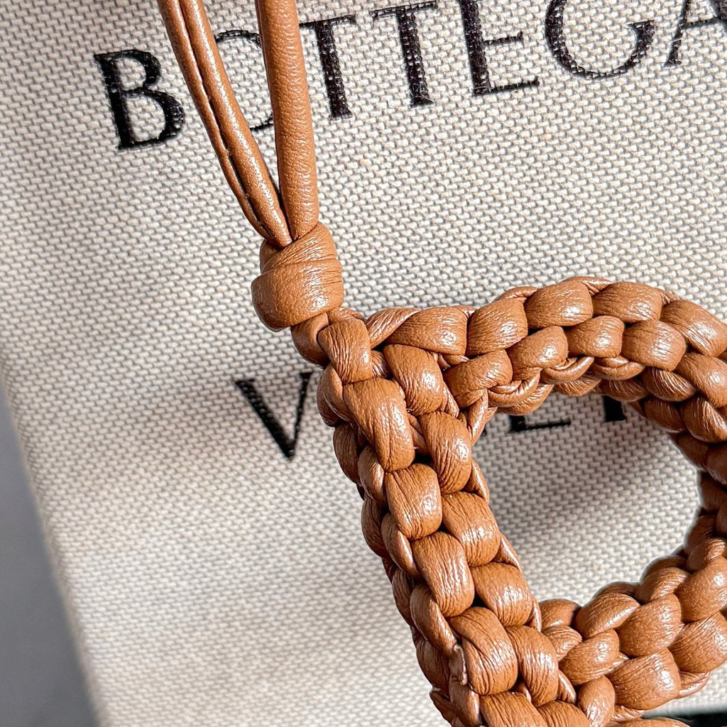 보테가 베네타 / 레터 R 참