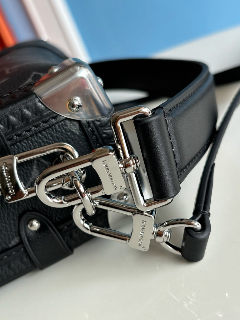 루이비통 / 사이버 트렁크 MM 이스트 웨스트