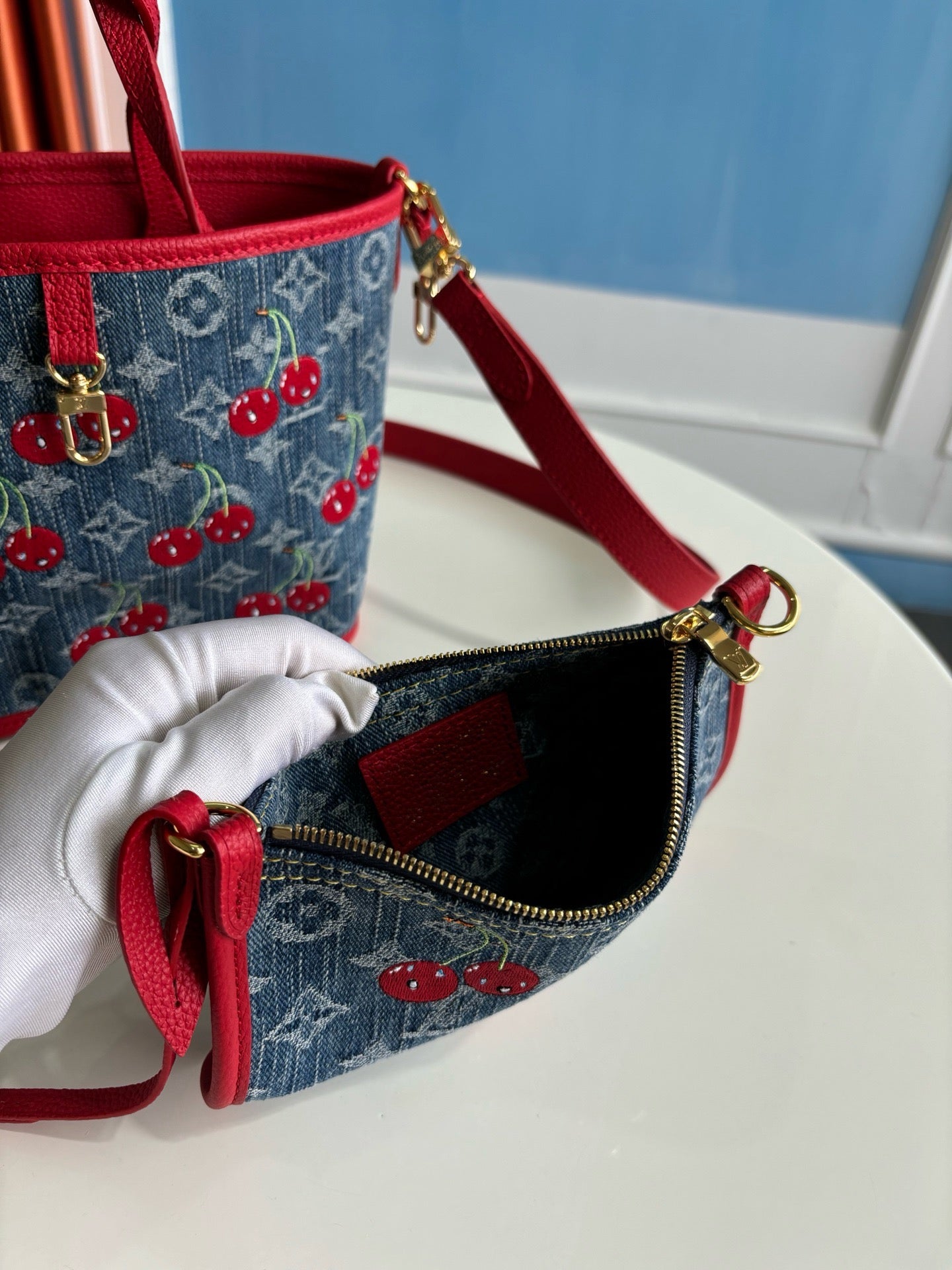 루이비통 / LV x TM 네버풀 인사이드 아웃 BB