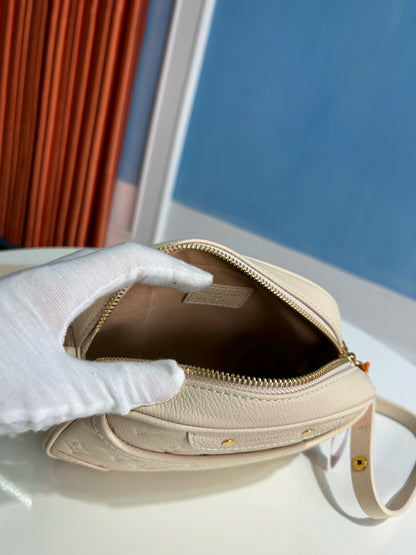 루이비통 / 타이니 카메라 백