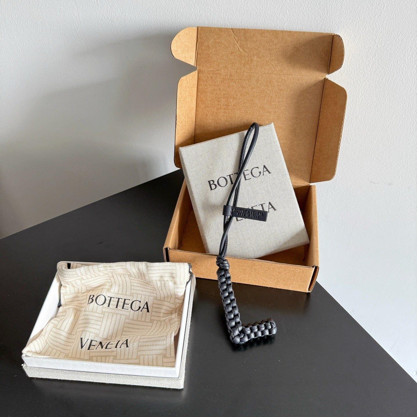 보테가 베네타 / 레터 L 참