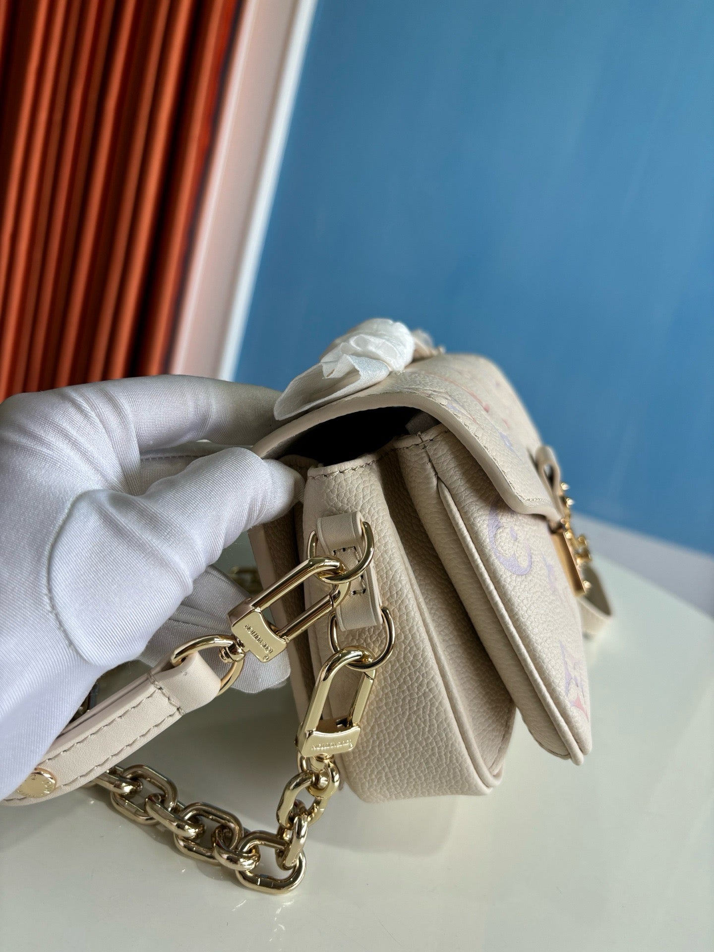 루이비통 / 포쉐트 메티스 이스트 웨스트