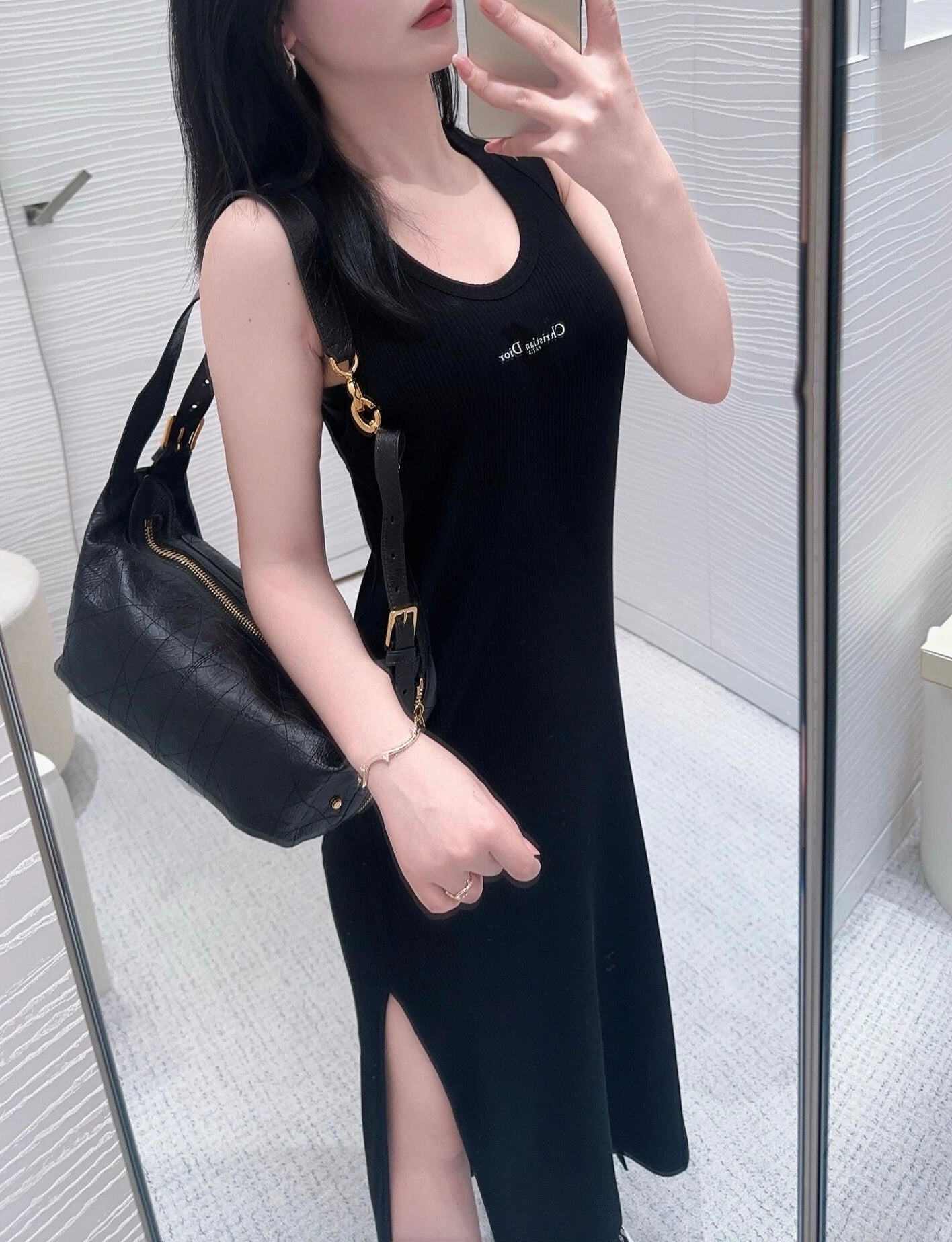 디올 / 마이크로 로고 네크라인 슬리브리스 드레스