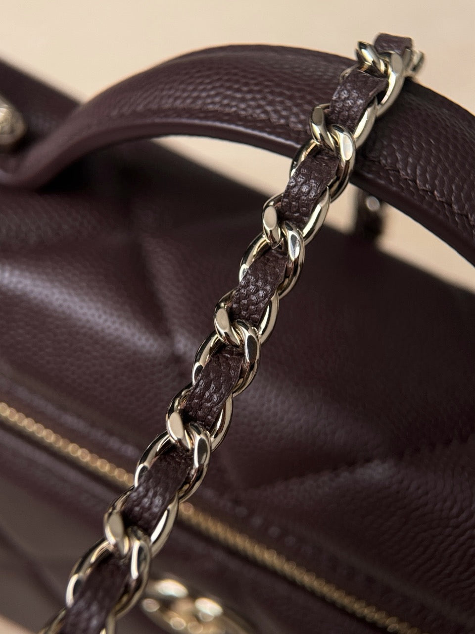 샤넬 / 25k lp 체인 코스메틱 케이스