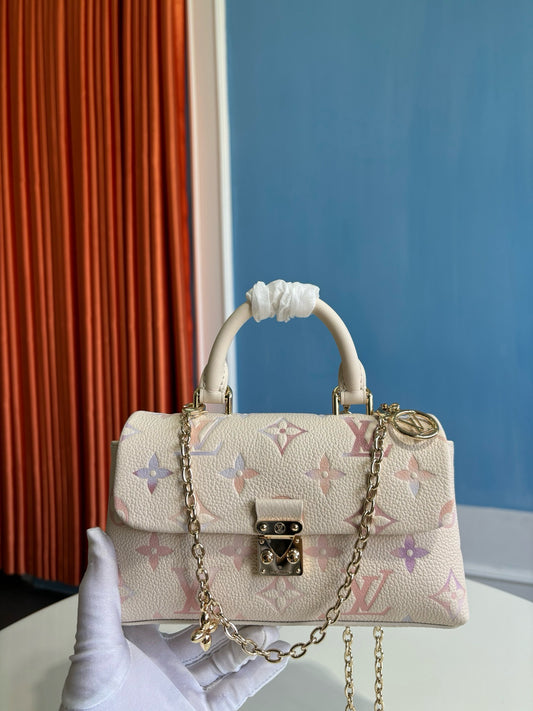 루이비통 / 나노 마들렌