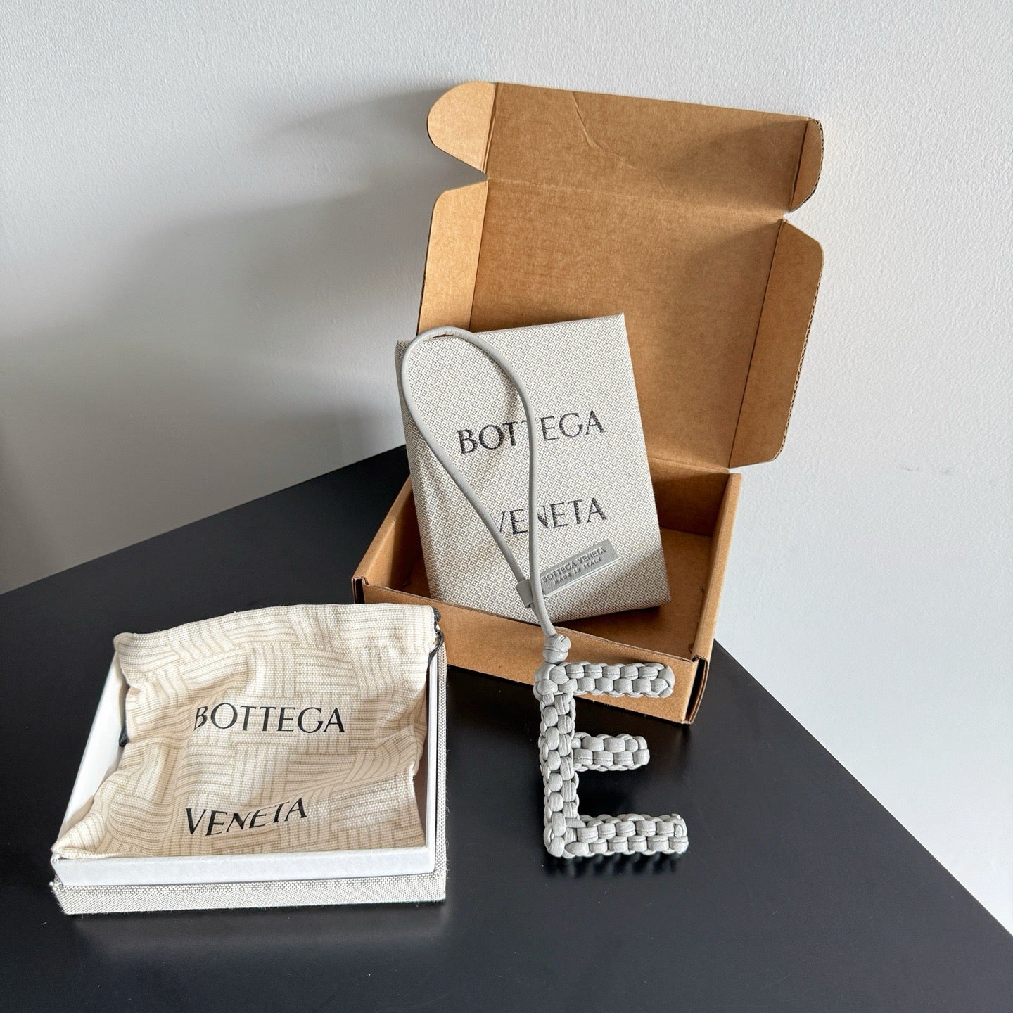 보테가 베네타 / 레터 E 참