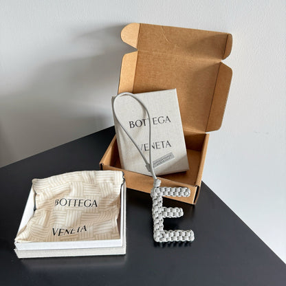 보테가 베네타 / 레터 E 참