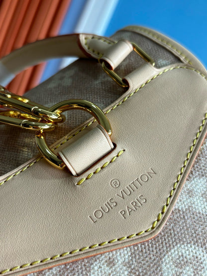 루이비통 / 몽수리 PM