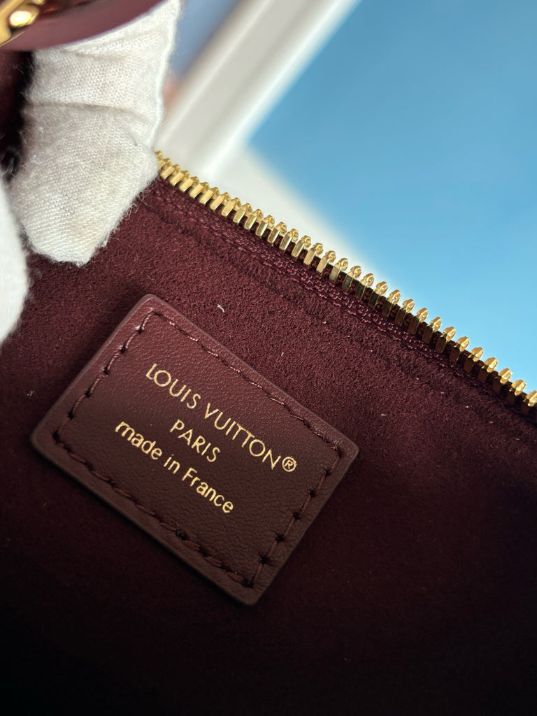 루이비통 / 포쉐트 LV 블룸