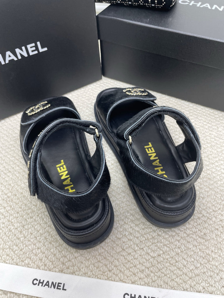 샤넬 / 레터링 벨크로 샌들 25SS