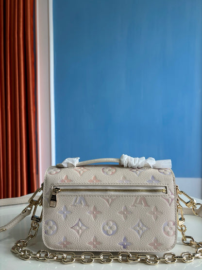 루이비통 / 포쉐트 메티스 이스트 웨스트