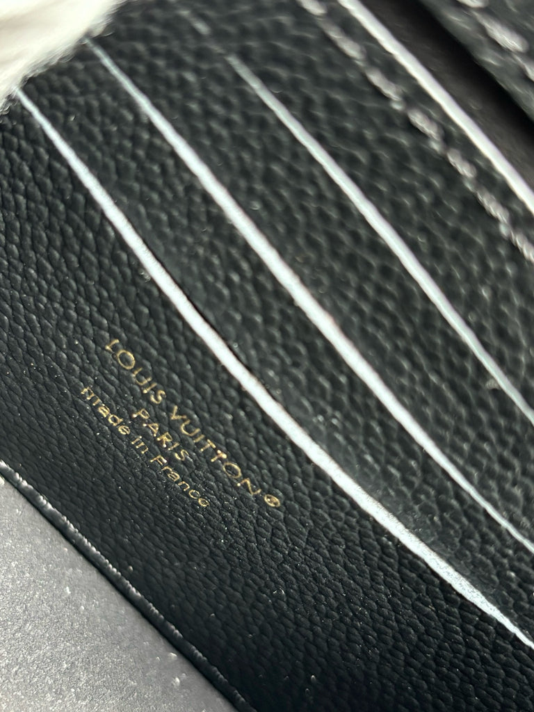 루이비통 / 월릿 온 체인 로지