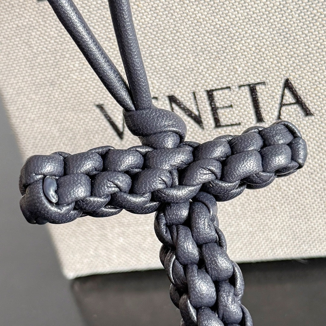 보테가 베네타 / 레터 T 참