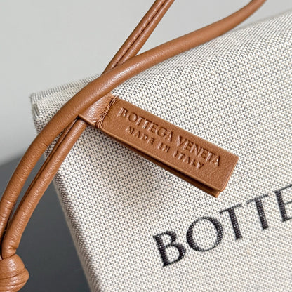 보테가 베네타 / 레터 C 참