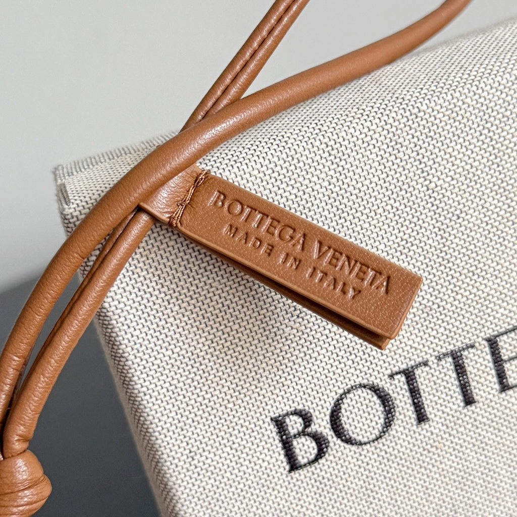 보테가 베네타 / 레터 C 참