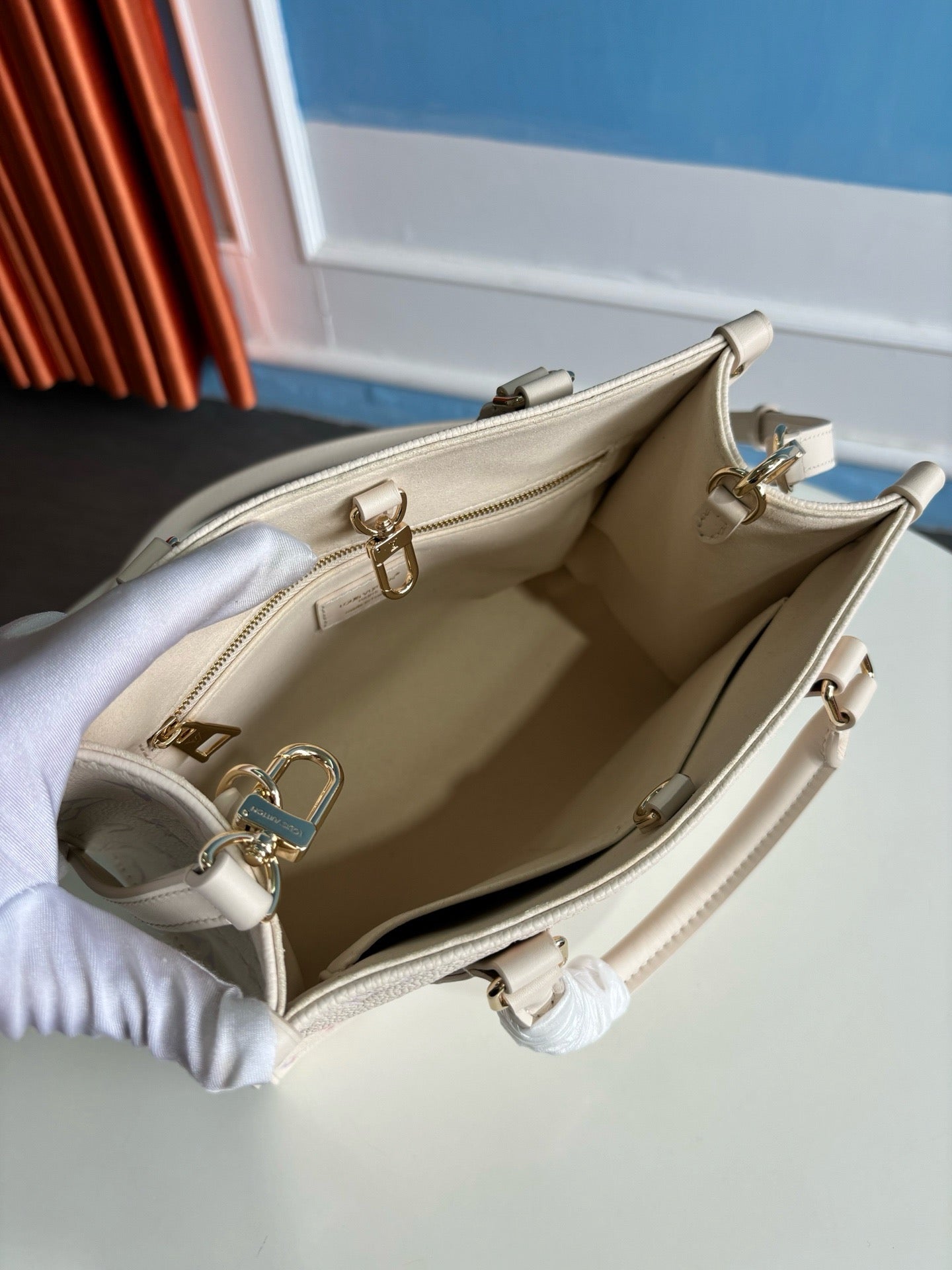 루이비통 / 온더고 PM