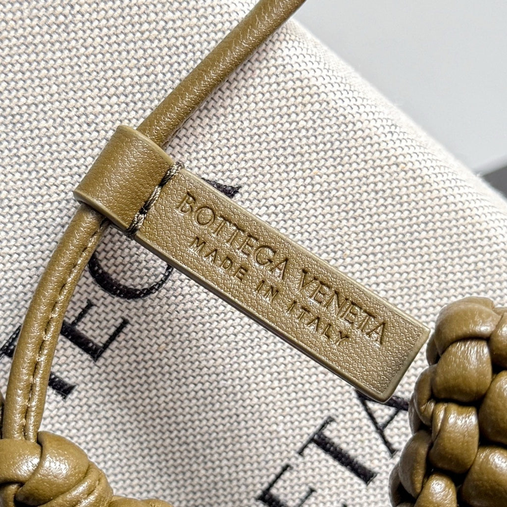 보테가 베네타 / 레터 K 참