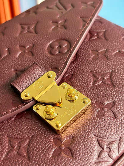 루이비통 / 포쉐트 메티스