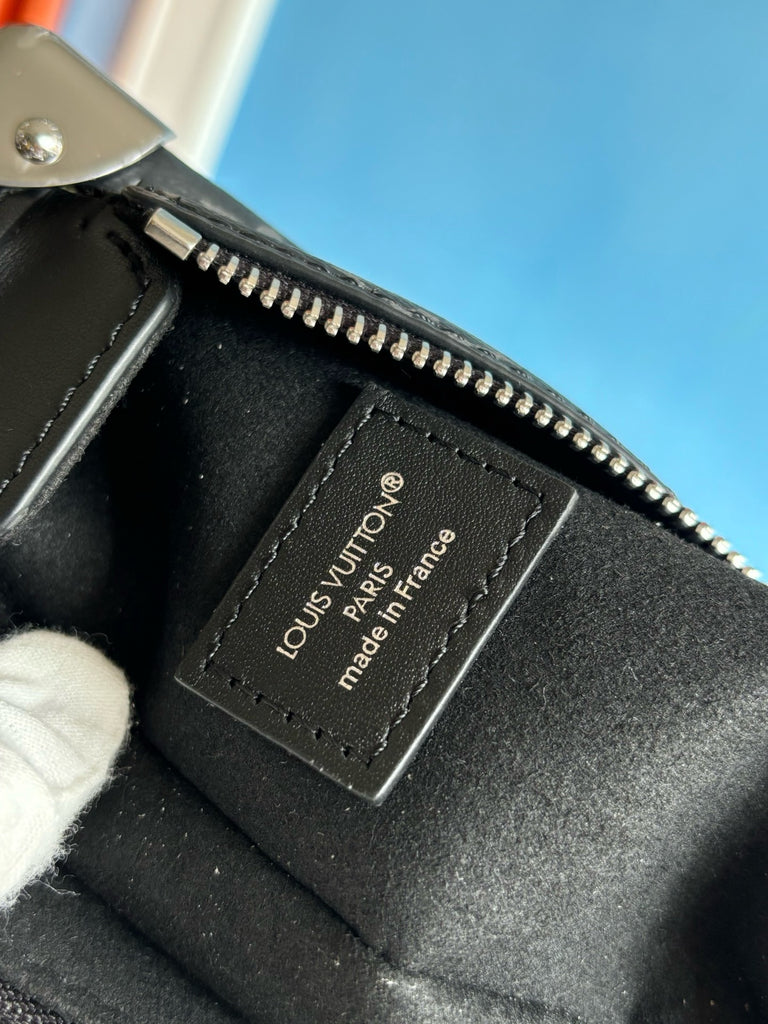 루이비통 / 사이버 트렁크 MM 이스트 웨스트