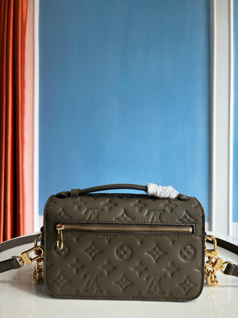 루이비통 / 포쉐트 메티스 이스트 웨스트